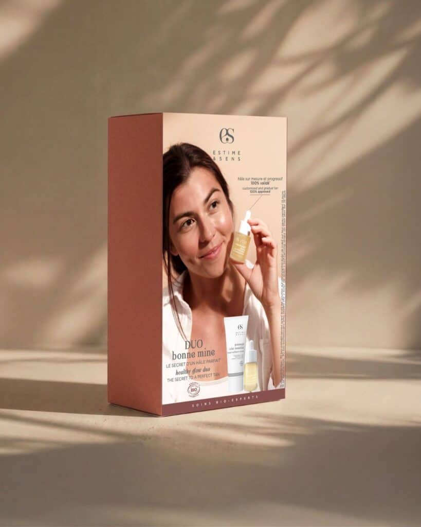 Coffret Duo bonne mine inclut : 1 gommage éclat immédiat 50 ml et 1 flacon d'autobronzant "éclat de Soleil"